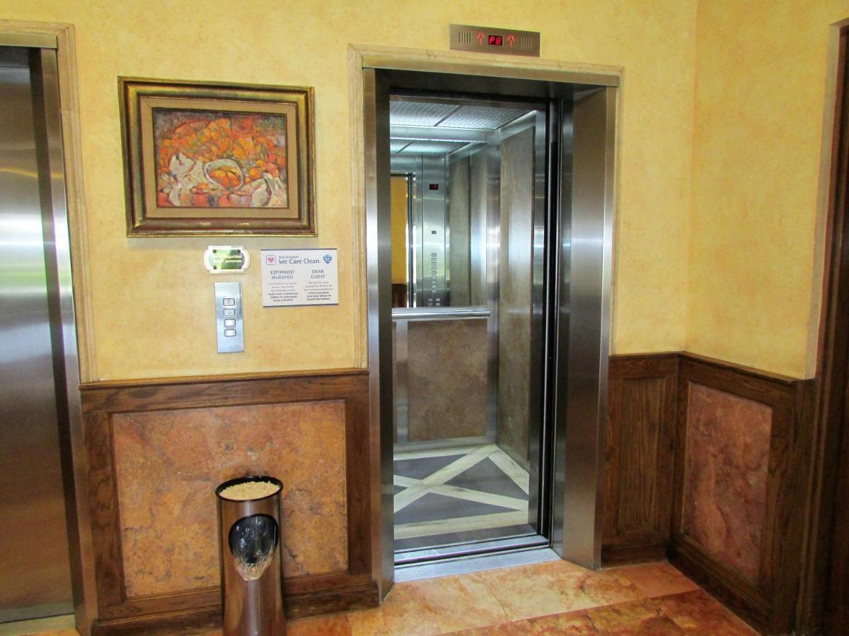 Western Del Rio Express Hotel