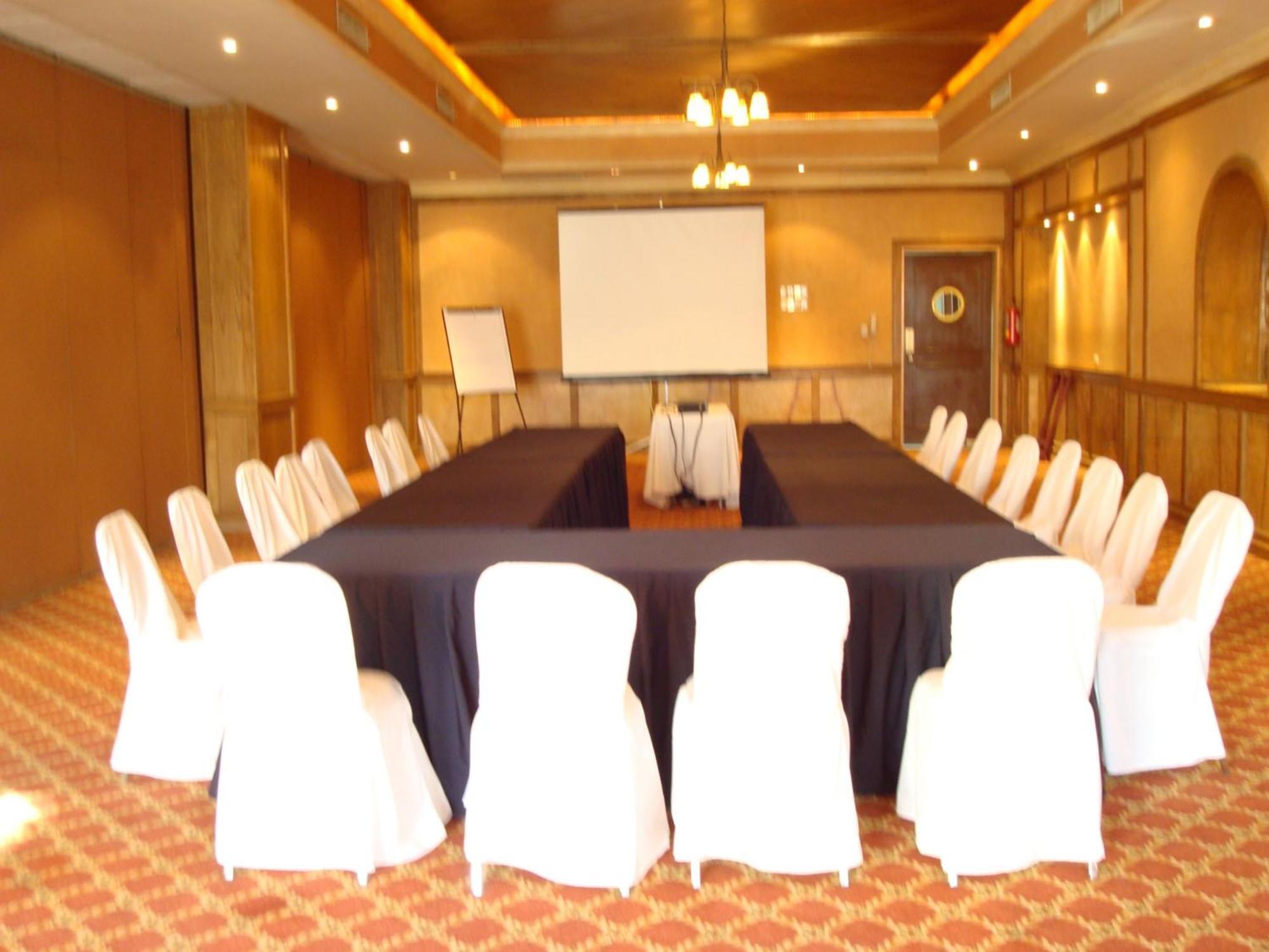 Hotel Western Del Rio Express 4*